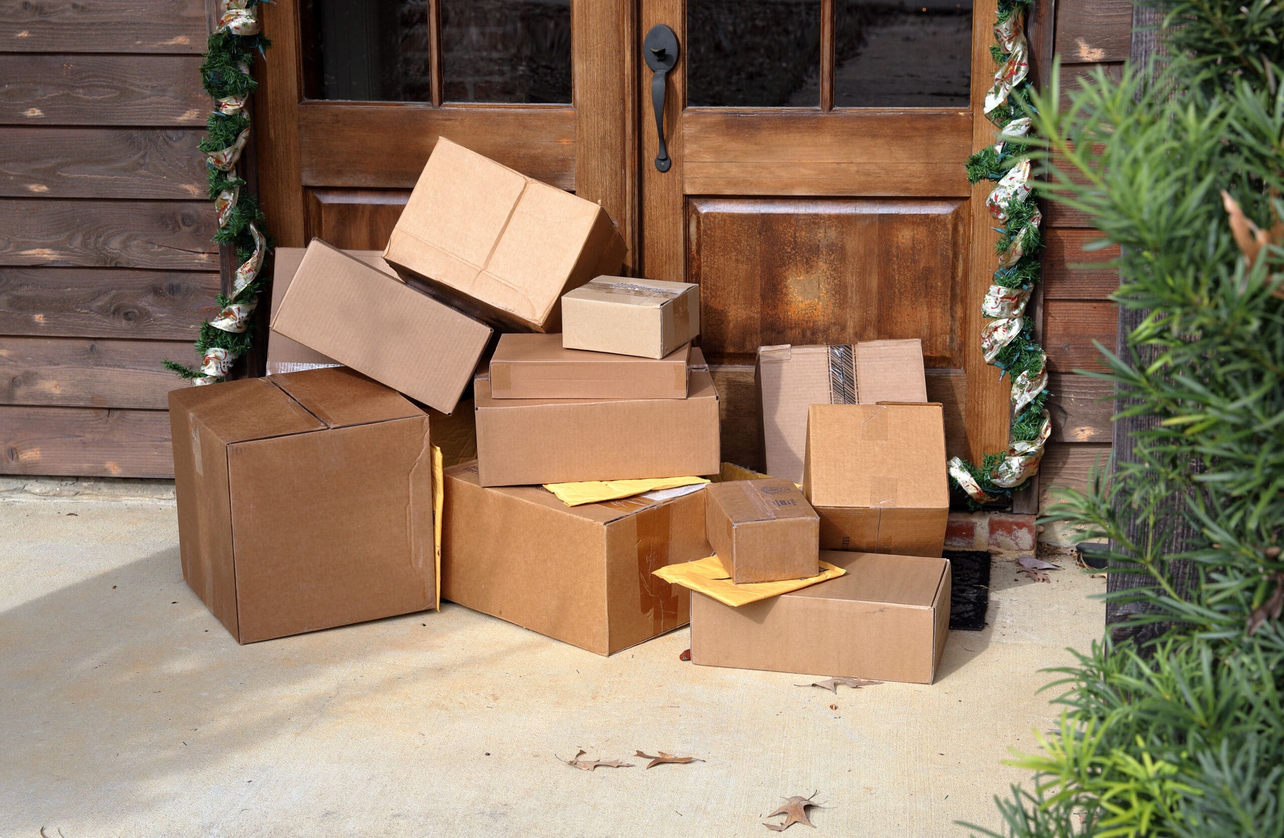 holiday shipping, peak